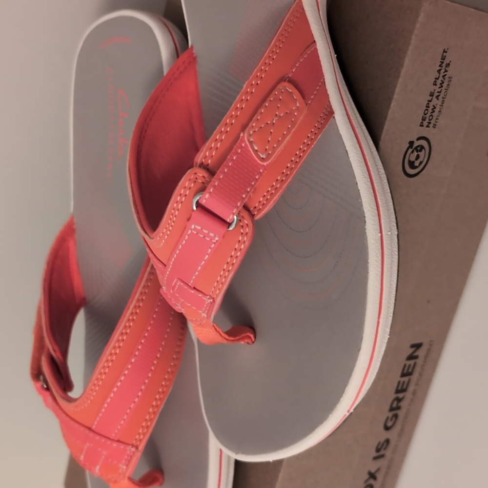 Clarks Cloudsteppers Breeze Sea Bright Coral Thong Sandals. Size 8. NEW - Picture 6 of 14